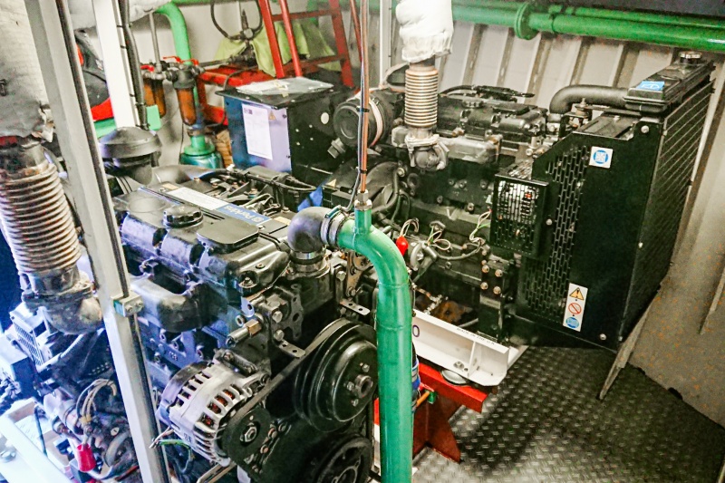 Vervanging generatoren in binnenvaartschip MS Limenas